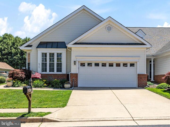 Property Photo: 6943 Cumberstone Place VA 20155