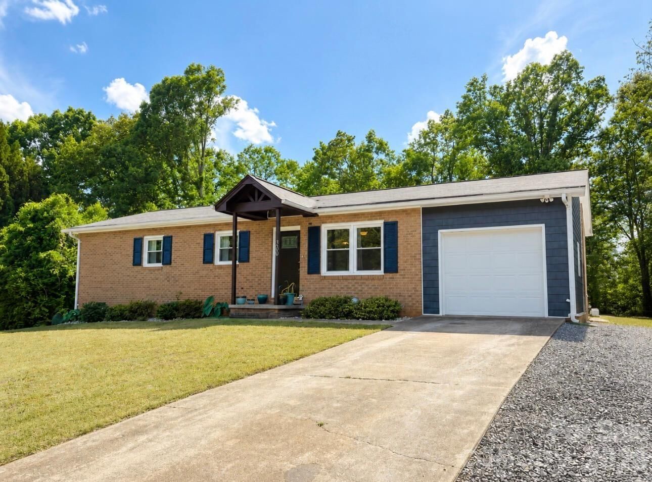 Property Photo:  3500 Alta Vista Way  NC 28655 