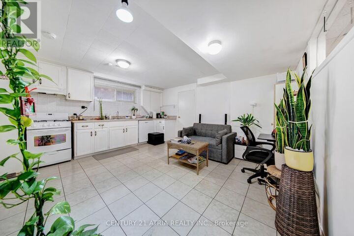 Property Photo:  43 Aragon Avenue Unit B  ON M1T 1X8 