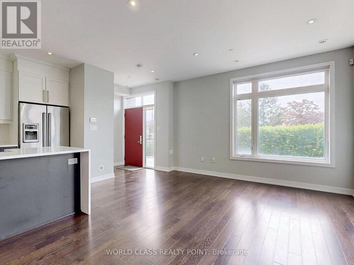 Property Photo:  4070 Parkside Village Drive 7  ON L5B 0K2 