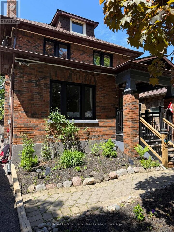 Property Photo: 94 Roxborough Avenue ON L1G 5W4