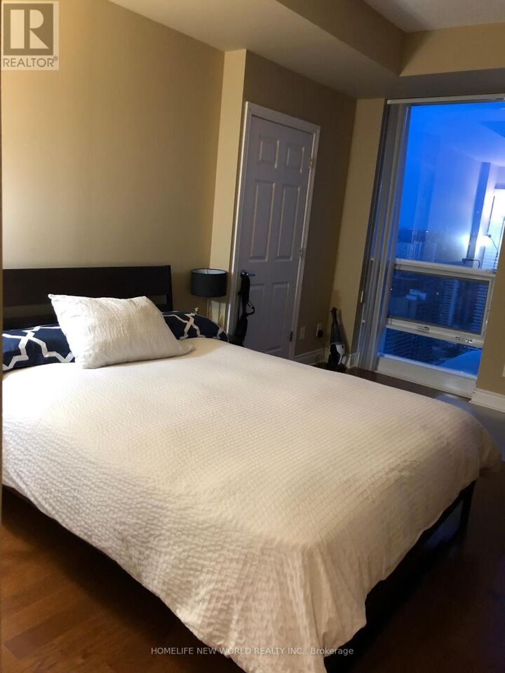Property Photo:  763 Bay Street 4802  ON M5G 2R3 