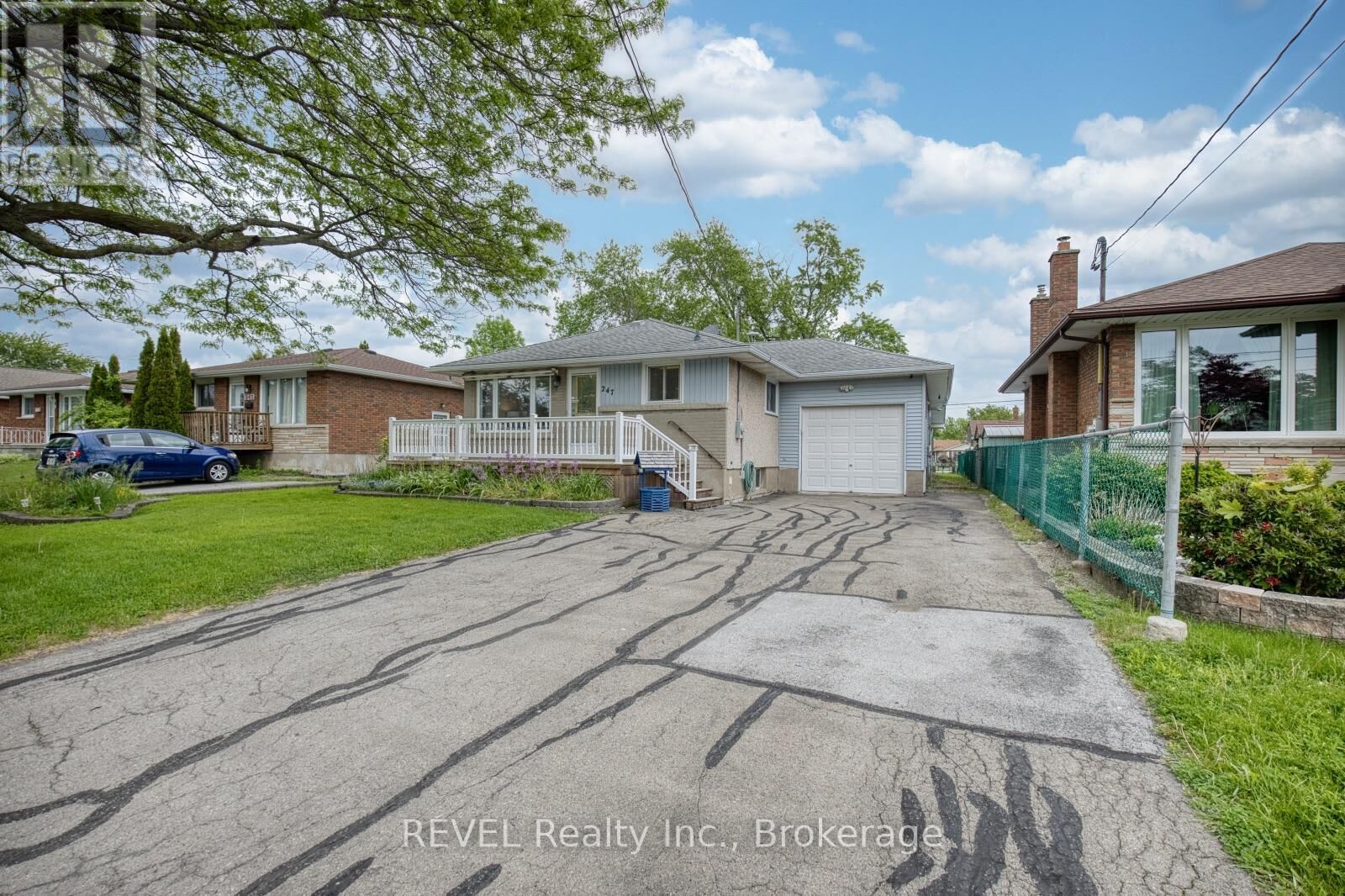 Property Photo:  247 Kilgour Avenue  ON L3C 2R1 