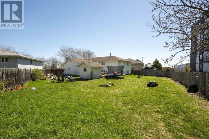 Property Photo:  215 Linden Ct  ON P7B 6R6 