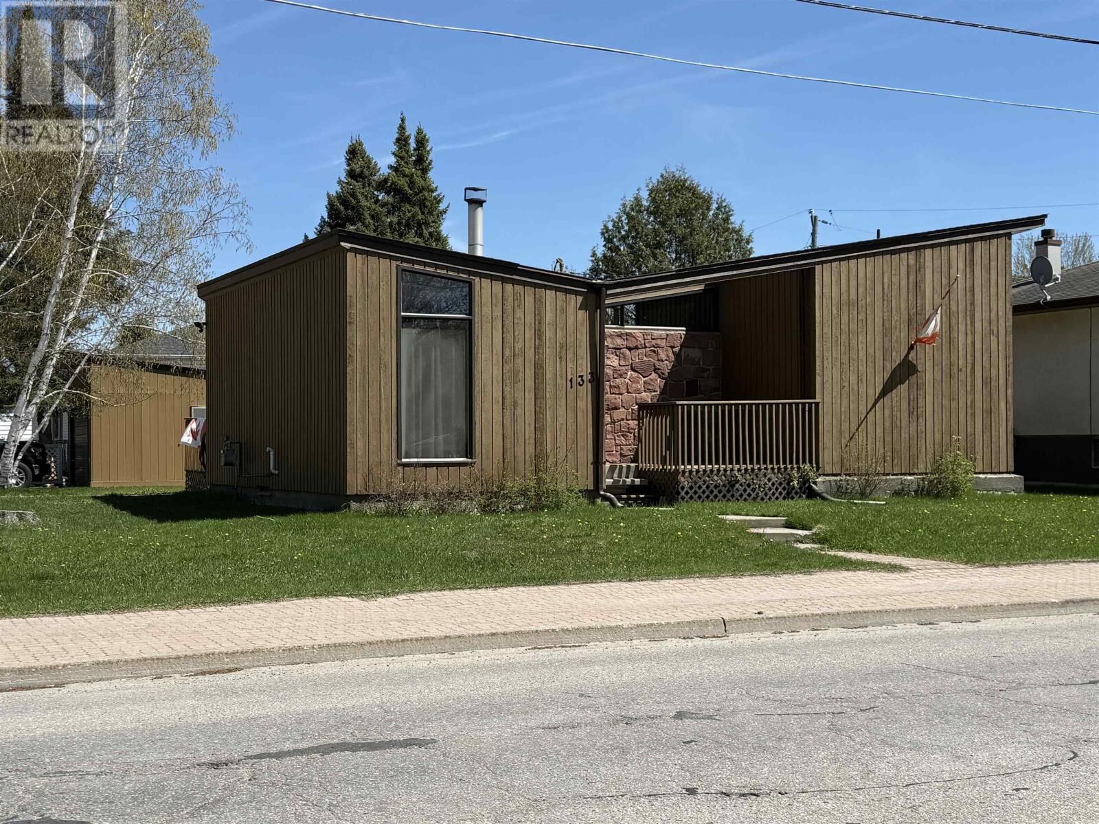 Property Photo:  133 Memorial Ave  ON P8N 2M4 