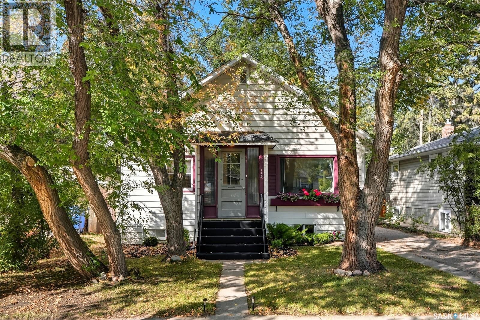 Property Photo:  114 107th Street W  SK S7N 1N8 