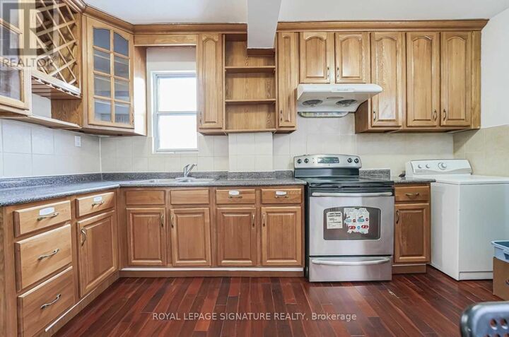 Property Photo:  80 Markham Street  ON M6J 2G5 