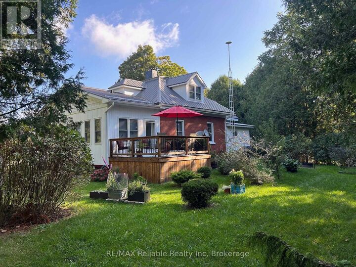 Property Photo:  79198 Porters Hill Line  ON N7A 3X8 