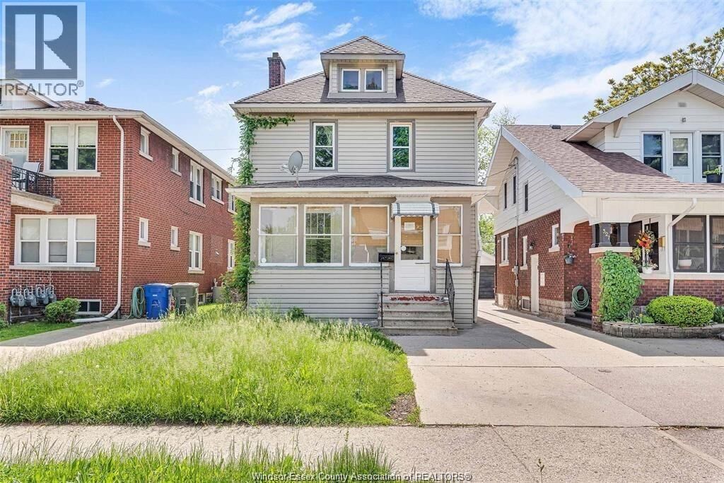 Property Photo: 329 Randolph Avenue Room 1 ON N9B 2T4