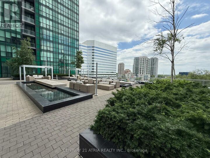 Property Photo: 11 Bogert Avenue 2109 ON M2N 0H4