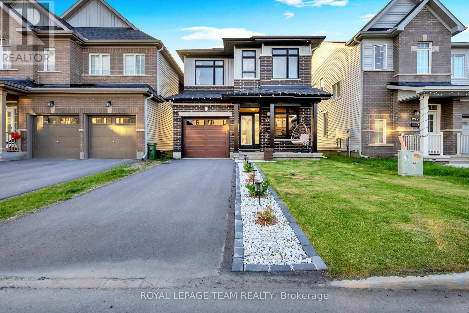 Property Photo:  224 Turnbuckle Crescent  ON K2J 7B7 