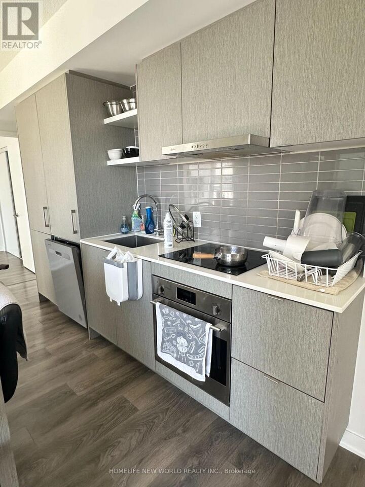 Property Photo: 88 Harbour Street 1610 ON M5J 0C3