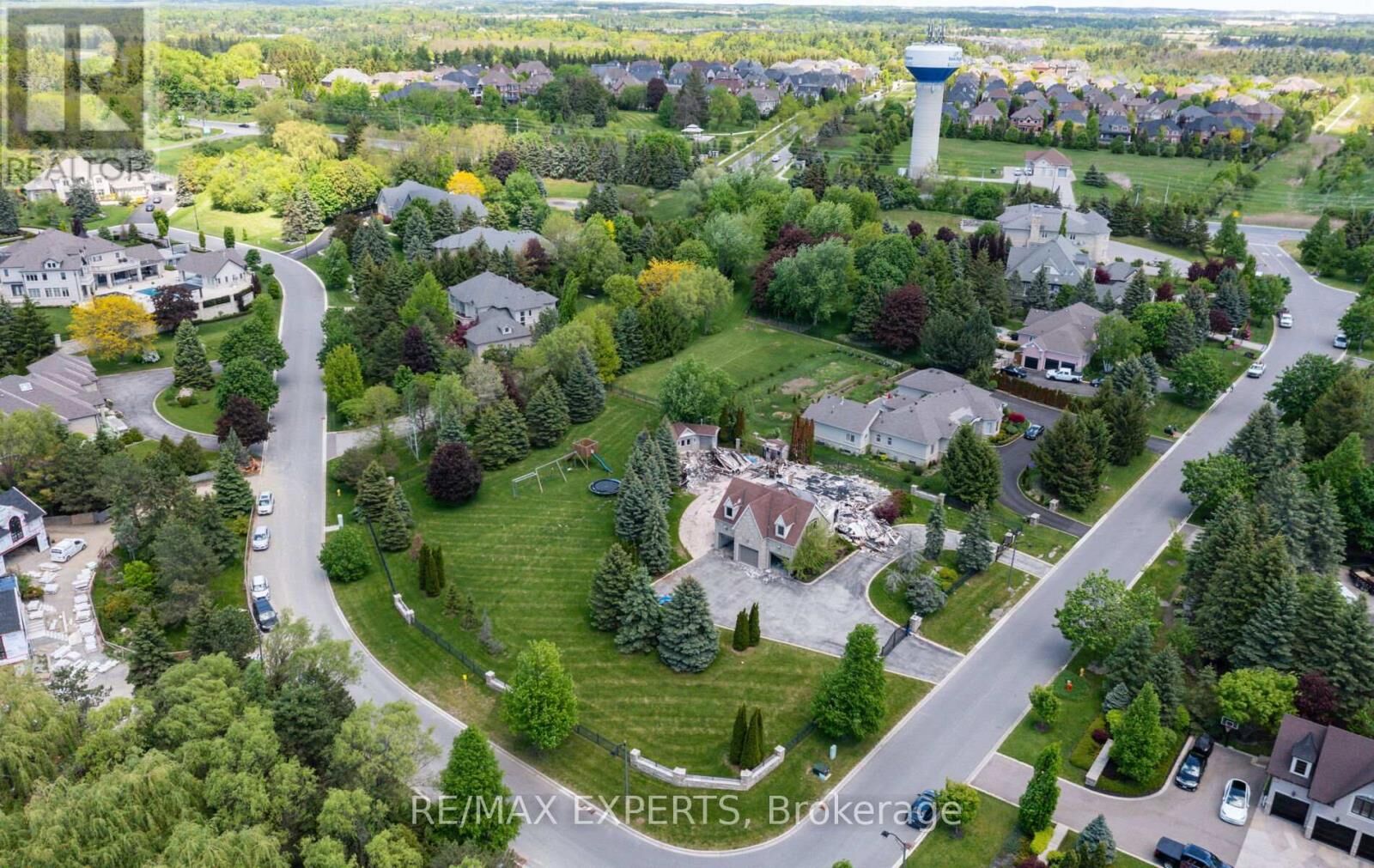 Property Photo:  76 Forest Heights Boulevard  ON L0J 1C0 