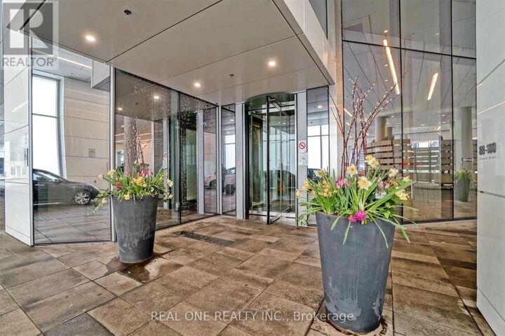 Property Photo:  100 Harbour Street 5008  ON M5J 0B5 