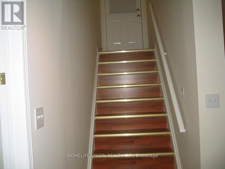 Property Photo:  19 Candlebrook Crescent Bsmt  ON M1W 4B3 