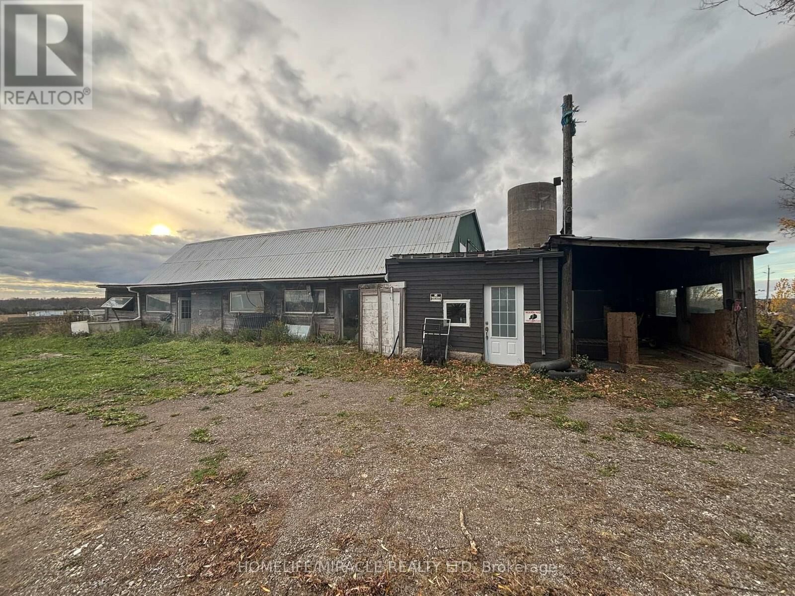 Property Photo:  1381 Hwy 8  ON N1R 5S2 