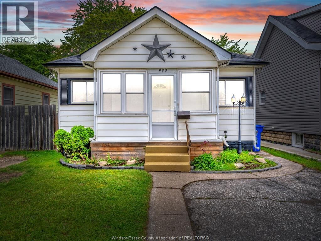 Property Photo: 990 Campbell Avenue ON N9B 2J2
