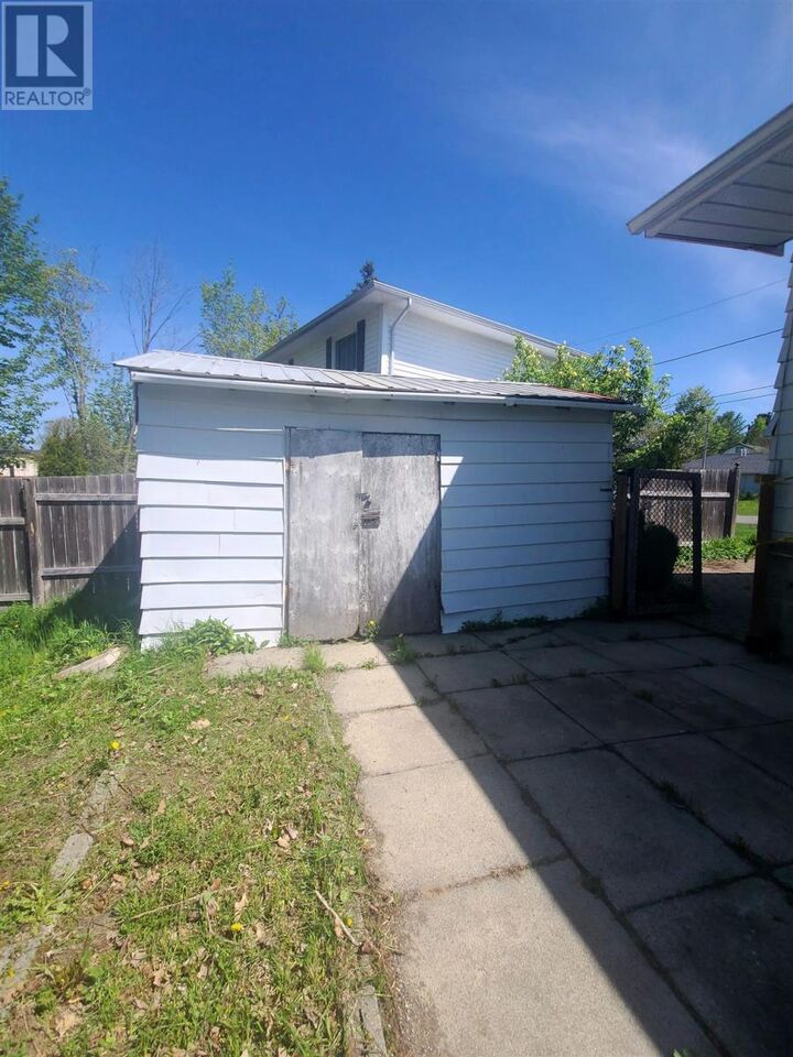 Property Photo: 43 Poplar Rd ON P5A 2J4