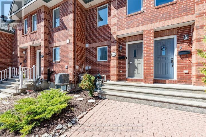 Property Photo:  5-395 Bell Street South  ON K1S 4K5 