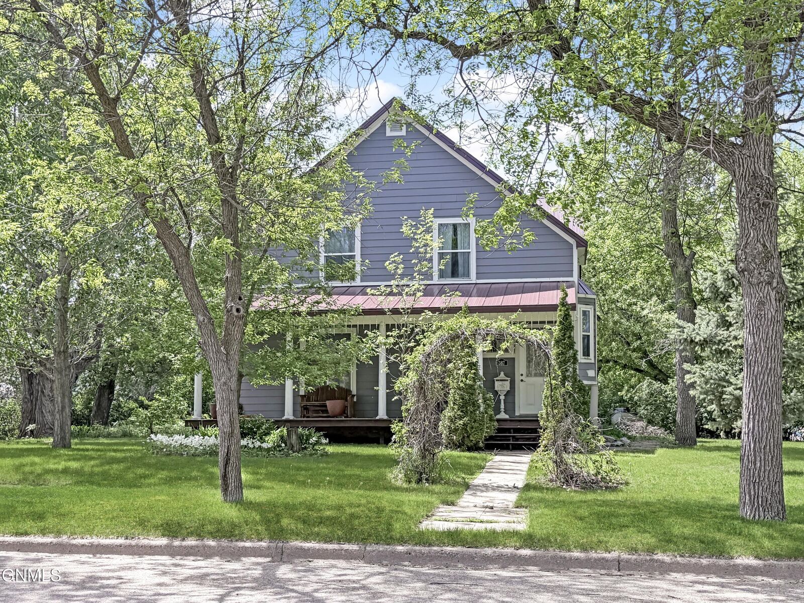 Property Photo:  387 7th Avenue N  ND 58421 