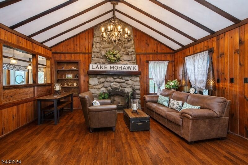 Property Photo: 7 Woodbine Ln NJ 07871