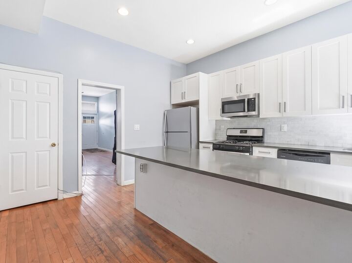 Property Photo:  62 Van Reypen St  NJ 07306 