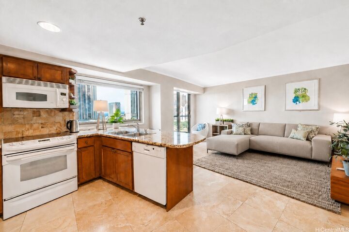 Property Photo:  2045 Kalakaua Avenue 1106  HI 96815 