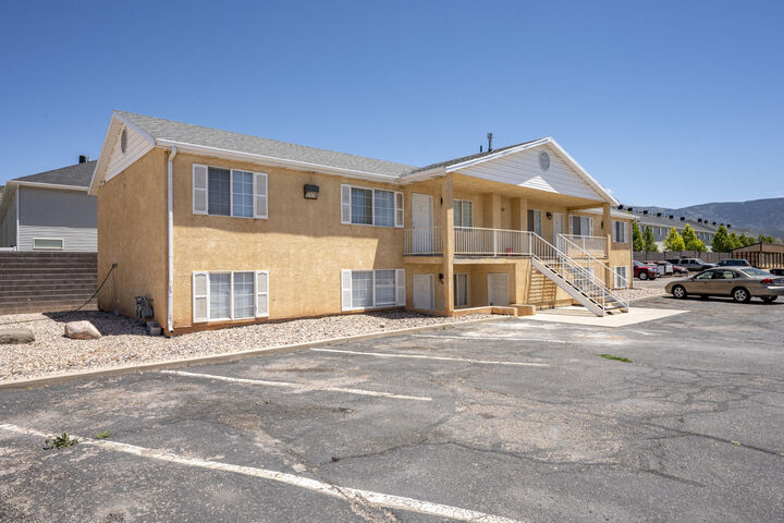 Property Photo: 1414 N 625 W UT 84721