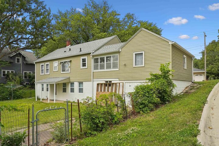 Property Photo:  716 W 18th Street  IA 50613 
