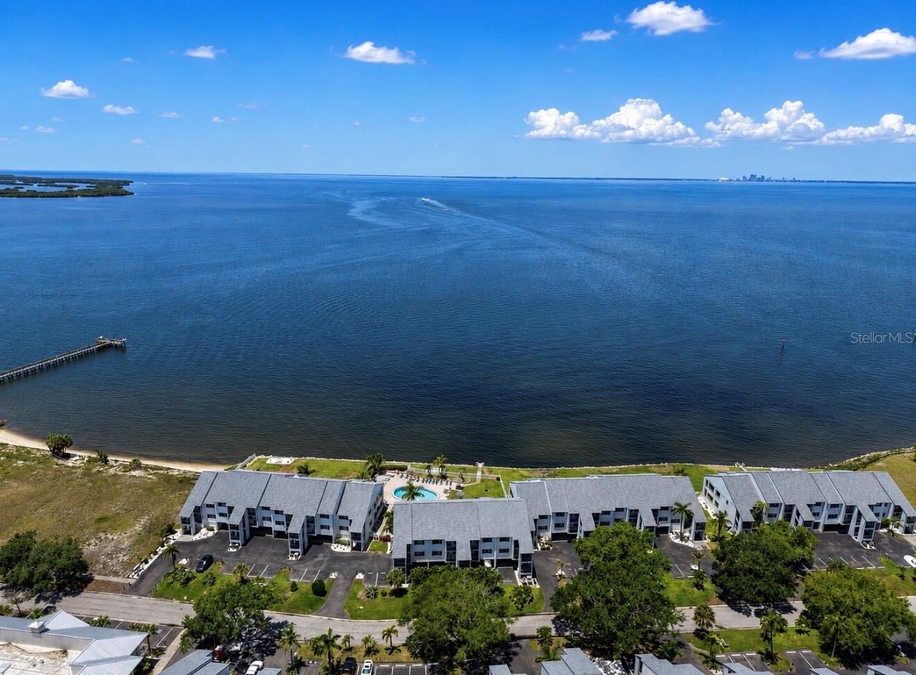 Property Photo:  810 Bahia Del Sol Drive 16  FL 33570 