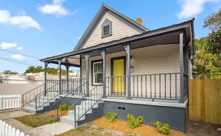 Property Photo: 908 E 20th Avenue FL 33605