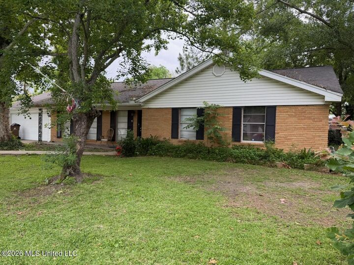 Property Photo:  444 Klondyke Road  MS 39560 