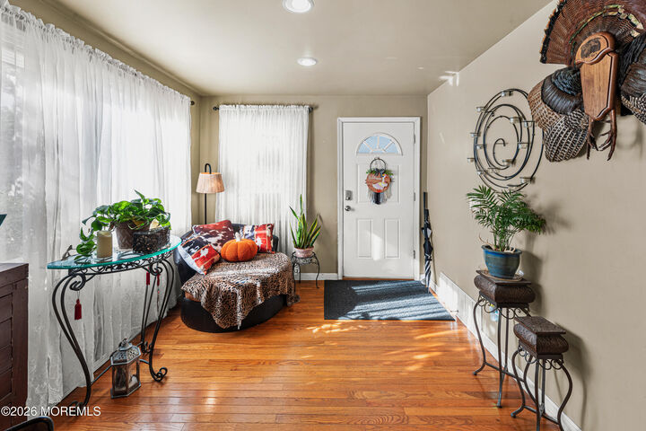 Property Photo:  80 Elm Street  NJ 08884 