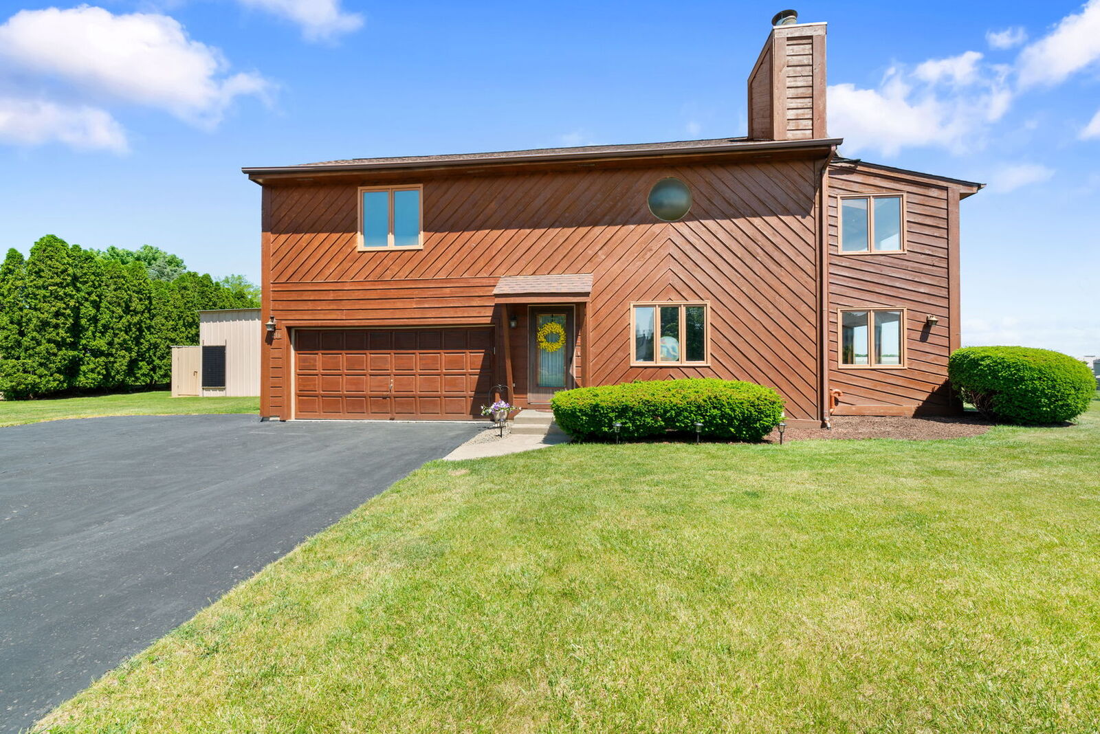 Property Photo: 216 Sunshine Drive IL 60490