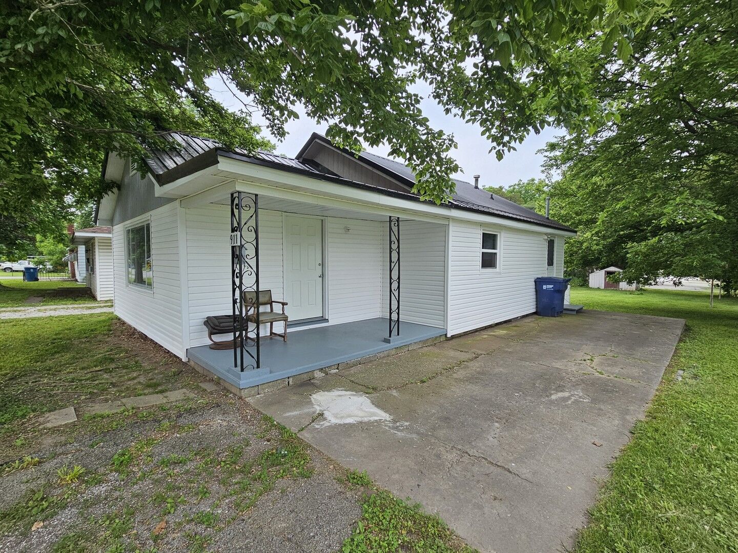 Property Photo:  911 S 25th Street  IL 62864 