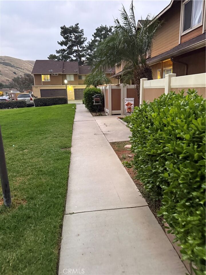 Property Photo:  1460 Kendall 17  CA 92407 