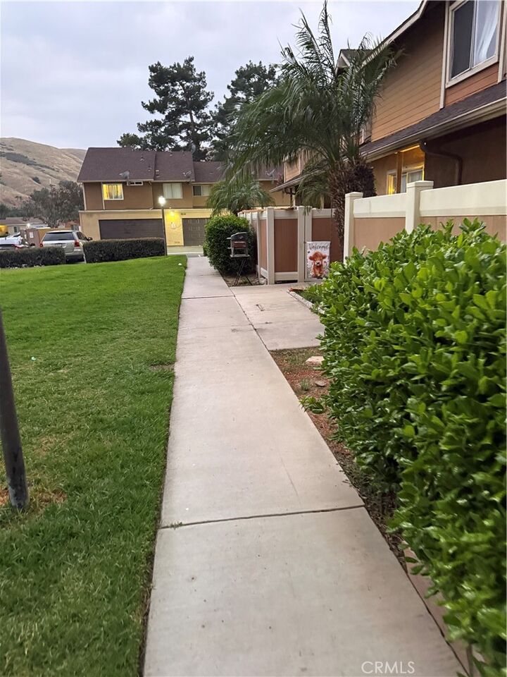 Property Photo: 1460 Kendall 17 CA 92407