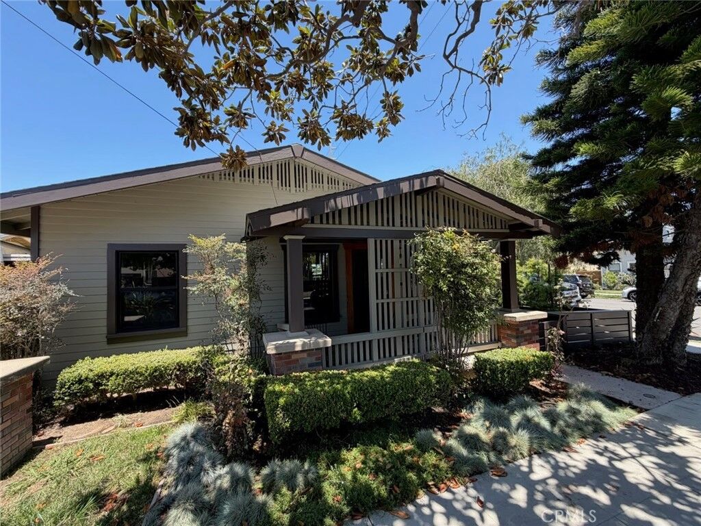 Property Photo: 377 Ximeno Avenue CA 90814