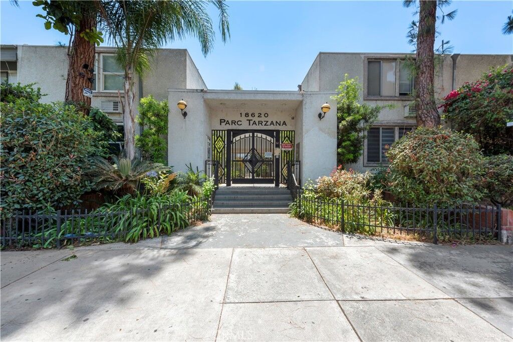 Property Photo: 18620 Hatteras Street 169 CA 91356