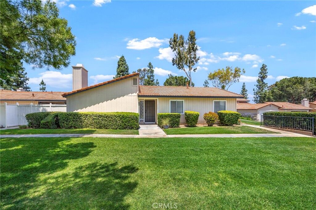 Property Photo:  1103 Border  CA 92882 