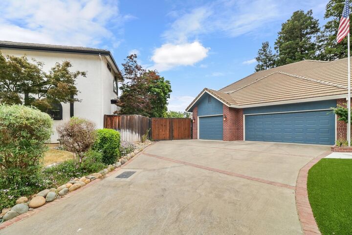 Property Photo:  9411 Leal Court  CA 95758 
