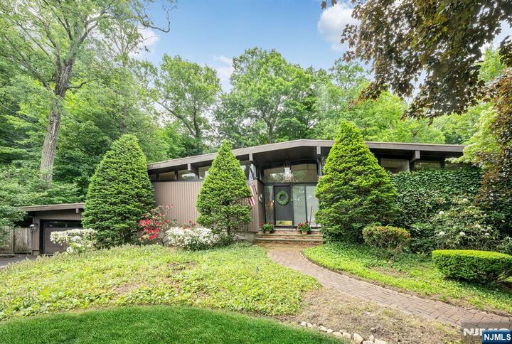 Property Photo: 11 Kingsley Road NJ 07456