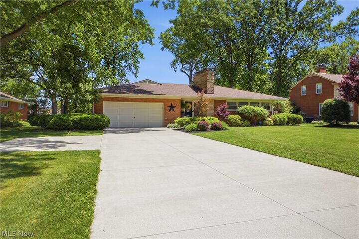 Property Photo:  277 Marwood Drive SE  OH 44484 