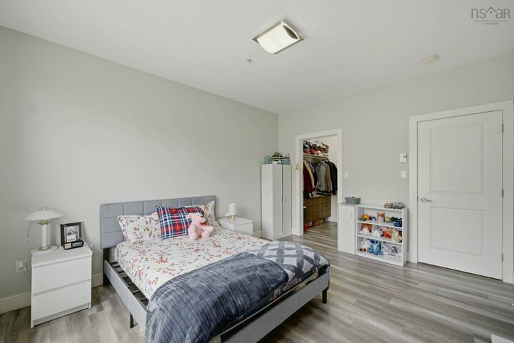 404 119 Walker Avenue — photo 1