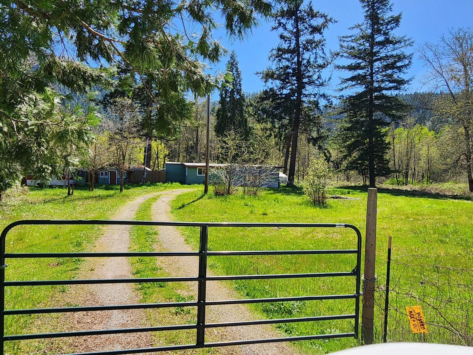 Property Photo:  967 Placer Road  OR 97497 