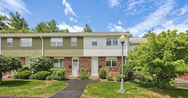 Property Photo:  5 Bayberry Circle 5  MA 02054 