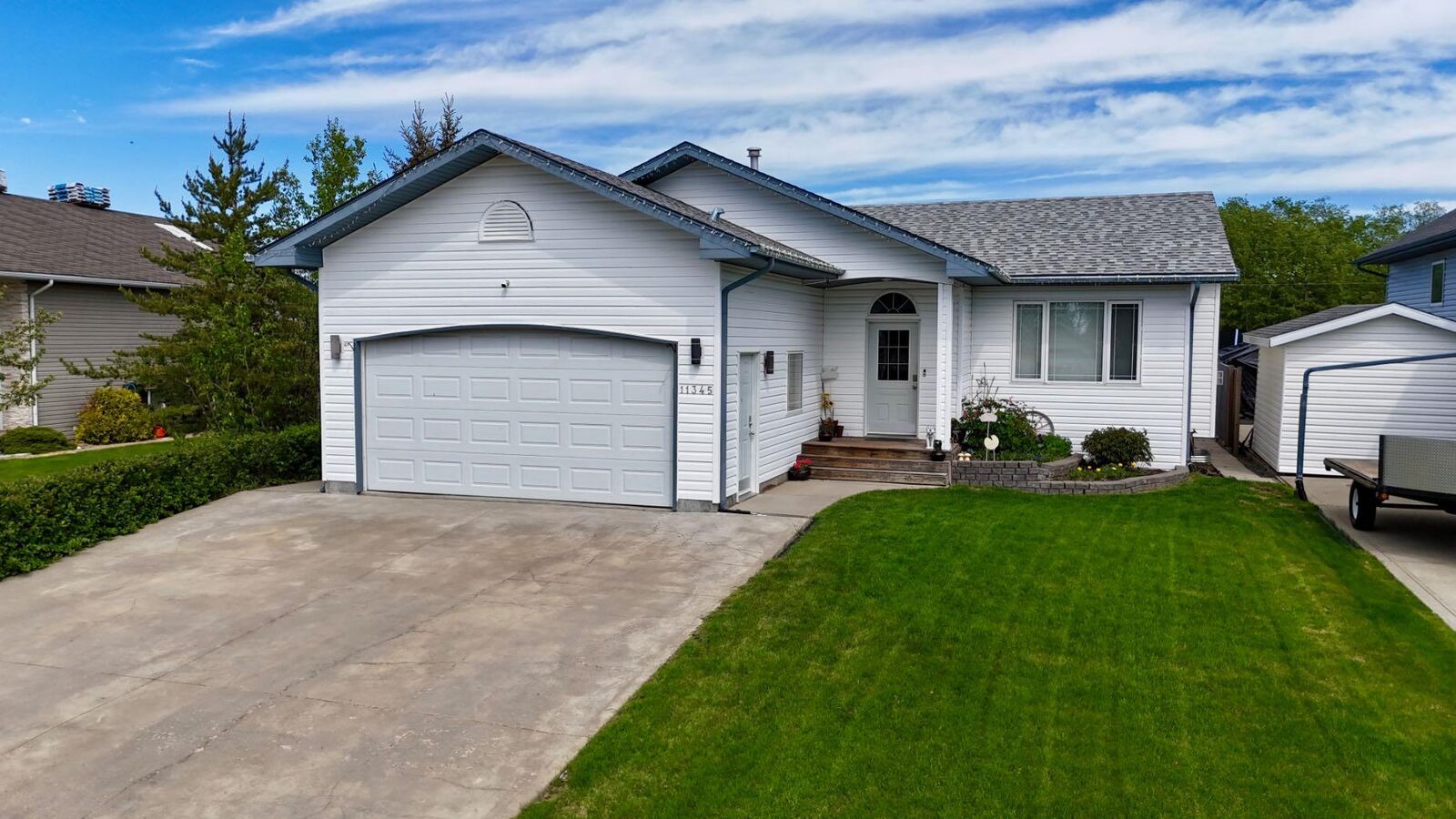 Property Photo: 11345 110 Avenue Crescent AB T0H 1L0