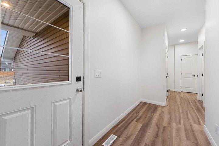Property Photo: 72 Dawson Wharf Mount AB T1X 2X6