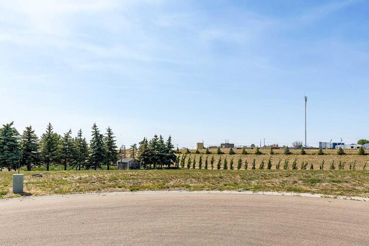 Property Photo: 12 Yuma Valley AB T1B 0J9
