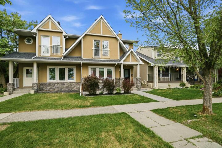 Property Photo:  226 11 Avenue NW  AB T2M 0A2 